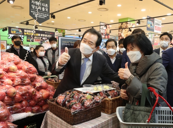 뉴시스