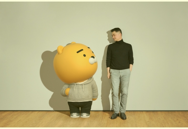 김범수 의장은 ‘카카오임팩트 펠로우십’을 통해 사회혁신가를 지원하며 더 나은 세상을 만들기 위해 노력하고 있다. 뉴시스