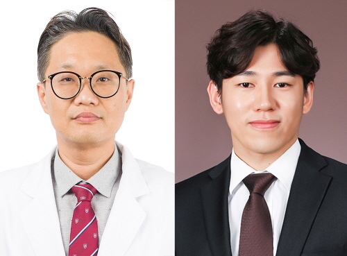 이명 치료 가상현실 임상시험에 참여한 최준(왼쪽) 교수와 박동현 전공의. 고대안산병원