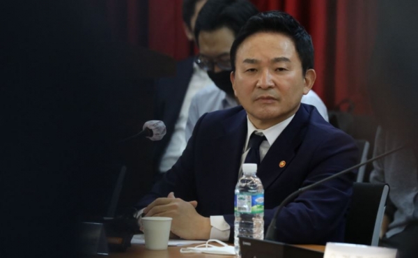 원희룡 국토교통부 장관이 지난 23일 오후 서울 강남구 대치동 강남구민회관에서 열린 수도권광역급행철도 GTX-C 은마아파트 간담회에 참석했다.