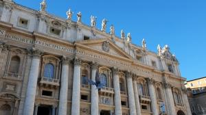 ‘금녀’ 공간 줄이는 가톨릭…교황청 ‘여성 복사’ 법적 인정