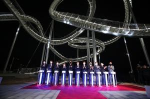 포스코, 총 길이 333m 국내 최대 체험형 조형물 ‘스페이스워크’ 완공