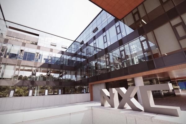 넥슨 지주회사 NXC의 지분 4조7000억원에 대한 공개 매각이 유찰됐다.<br>