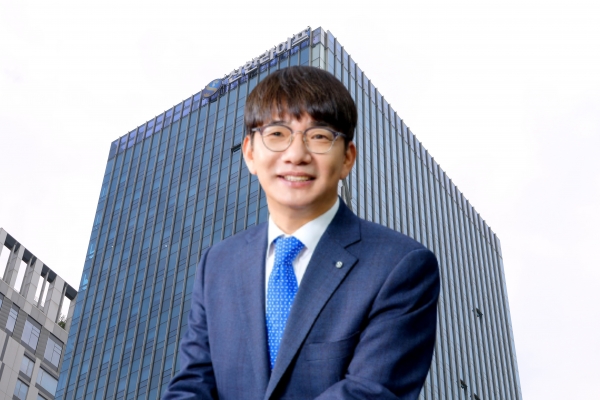 이영종 신한라이프 사장.<신한라이프·편집=남빛하늘>