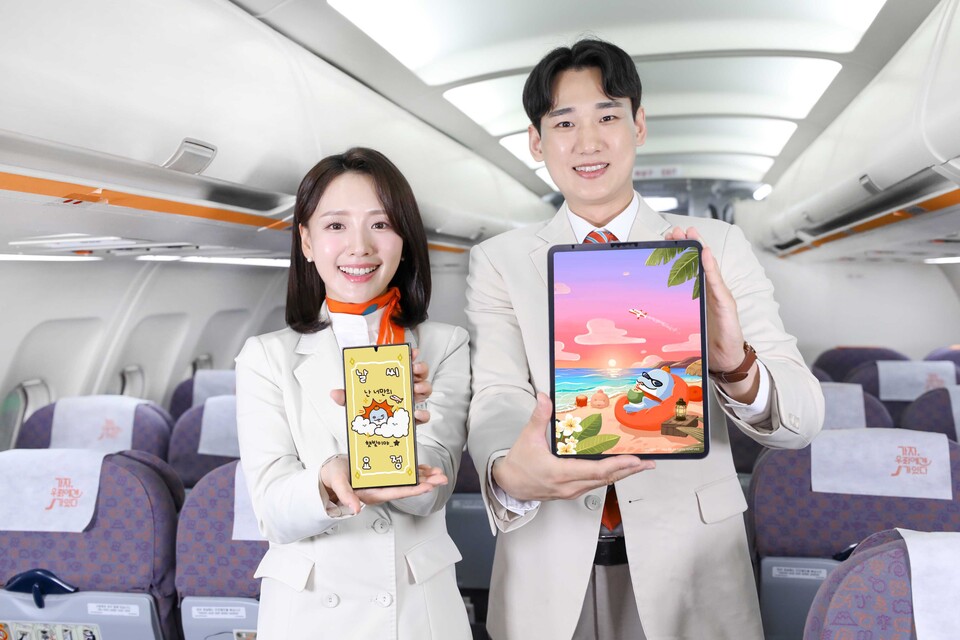 제주항공이 MZ세대를 겨냥해 제주항공 자체 캐릭터 ‘제코(JEJU+ECO)’의 디지털 기획상품(굿즈)을 선보인다.<제주항공>
