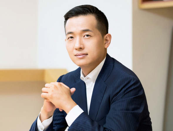 김동관 한화그룹 부회장은 최근 인사에서 한화임팩트 투자부문 신임 대표에 선임됐다.<한화>