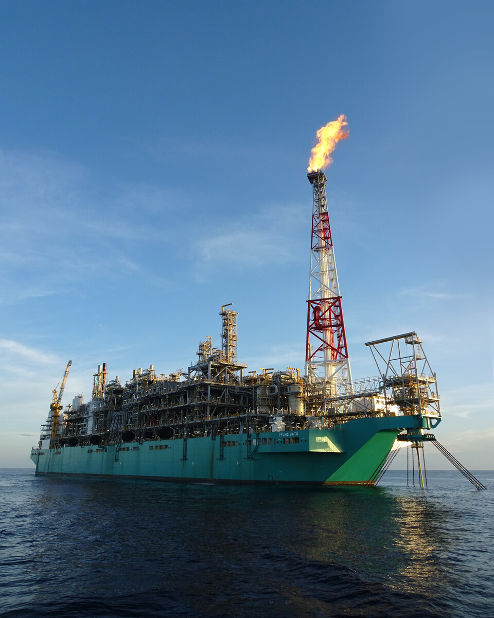 한화오션이 세계 최초로 건조해 인도한 LNG-FPSO.<한화오션>