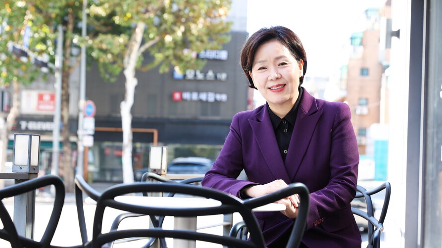 삼성전자에서 메모리사업부 플래시개발실 상무를 지냈던 양향자 K-디아스포라 세계연대 상임대표가 지난 11월 6일 서울 강남구 모처에서 <인사이트코리아>와 삼성전자를 주제로 이야기를 나누고 있다.<강현욱>