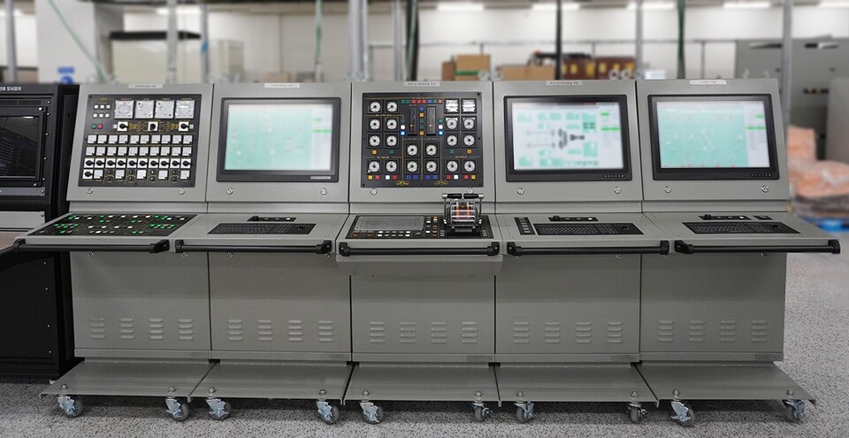 차세대 호위함 ‘울산급 배치-IV(FFX Batch-IV)’에 탑재될 한화시스템의 통합기관제어체계(ECS).<한화시스템>