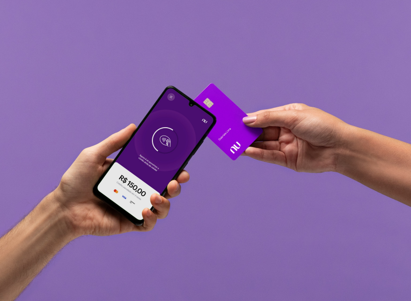 브라질 태생 인터넷전문은행 누뱅크의 포용과 혁신은 보라색 신용카드로 상징된다.<누뱅크>