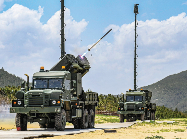 LIG넥스원 유도로켓 비궁.<LIG넥스원>