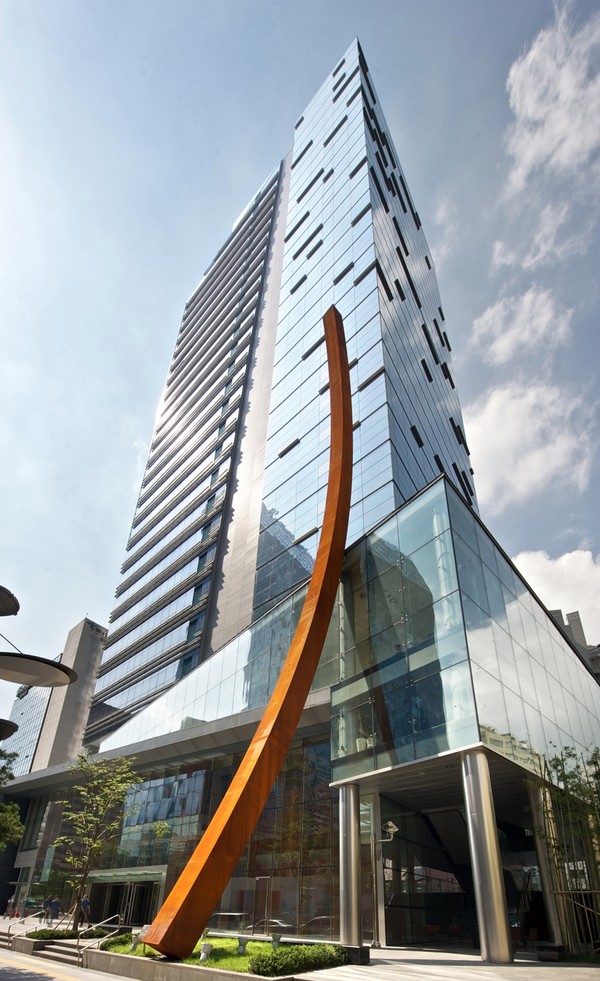 동국제강그룹 본사 페럼타워.<동국제강그룹>