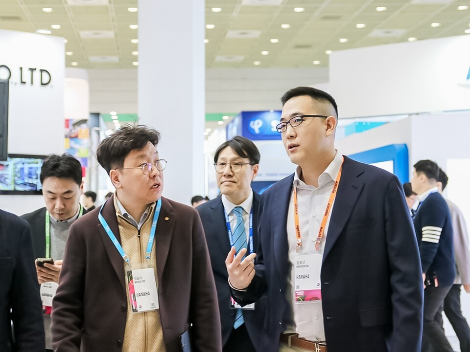 김동선 한화세미텍 미래비전총괄이 지난 19일 서울 강남구 코엑스에서 열린 반도체박람회 '세미콘코리아 2025'를 찾았다.<한화세미텍>