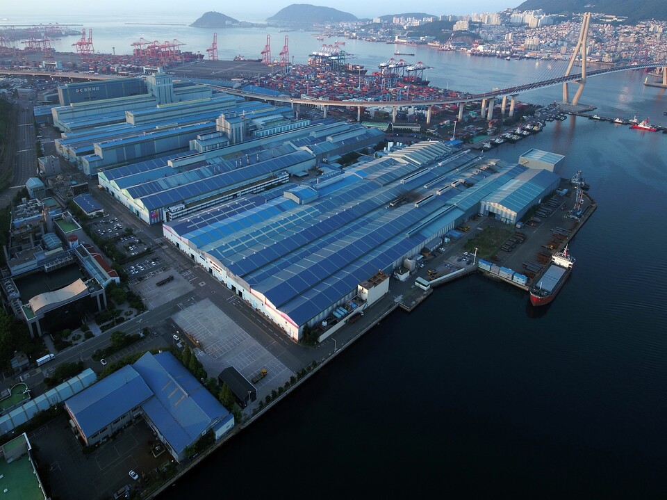 동국씨엠 부산공장 전경.<동국씨엠>