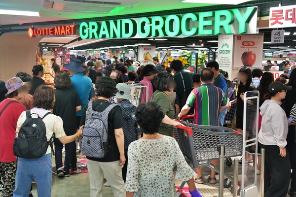 경기도 구리시 인창동에 위치한 롯데마트 그랑그로서리 구리점 오픈런 전경.<롯데마트>