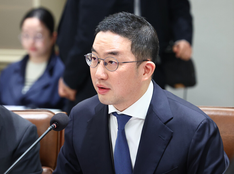 구광모 LG그룹 회장이 지난 16일 서울 용산 대통령실 청사에서 열린 한미 관세협상 후속 민관 합동회의에서 발언하고 있다.