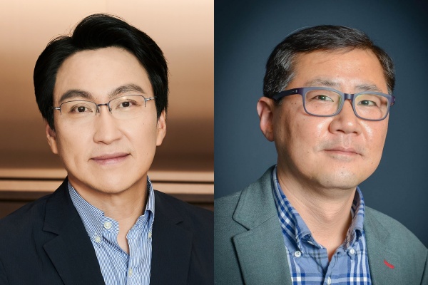 윤장현(왼쪽) 삼성전자 신임 DX부문 CTO, 박홍근 신임 SAIT 원장.<삼성전자>