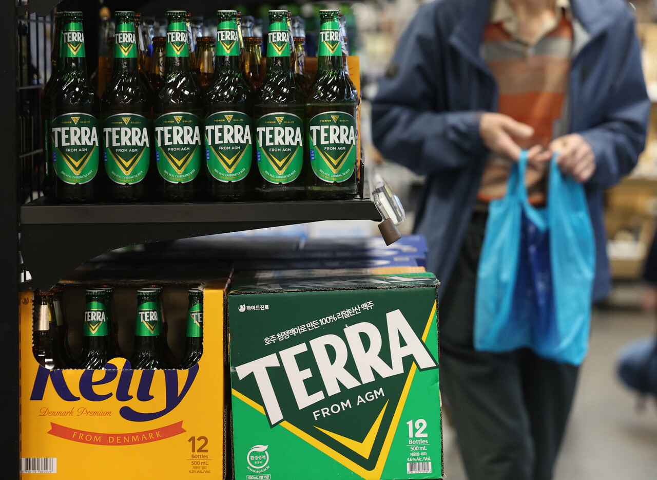 하이트진로 내수침체 정면돌파…마케팅 다변화에 해외생산까지 < 유통·서비스 < 산업 < 기사본문 - 인사이트코리아