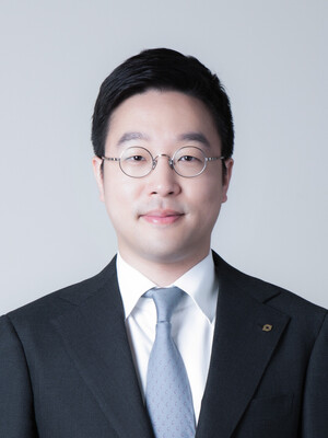 [재계 뉴리더] 금융권 리더십도 세대교체...2·3세로 권력이동 - 뉴스 썸네일 이미지